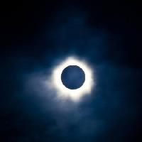 Pixwords Billedet med sol, måne, mørke, himmel, lys Stephan Pietzko - Dreamstime