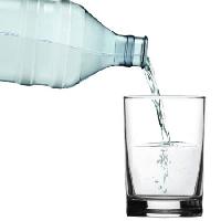 vand, glas, flasker Razihusin - Dreamstime