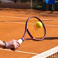 Pixwords Billedet med tennis, bold, hand Nevenm