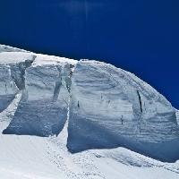 Pixwords Billedet med bjerg, sne, skygge, himmel, is, kulde, bjerge Paolo Amiotti (Kippis)