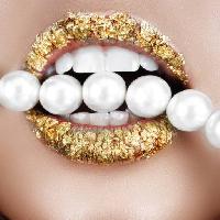 Pixwords Billedet med mund, perle, perler, tander, guld, laber, gyldne, kvinde Luba V Nel (Lvnel)